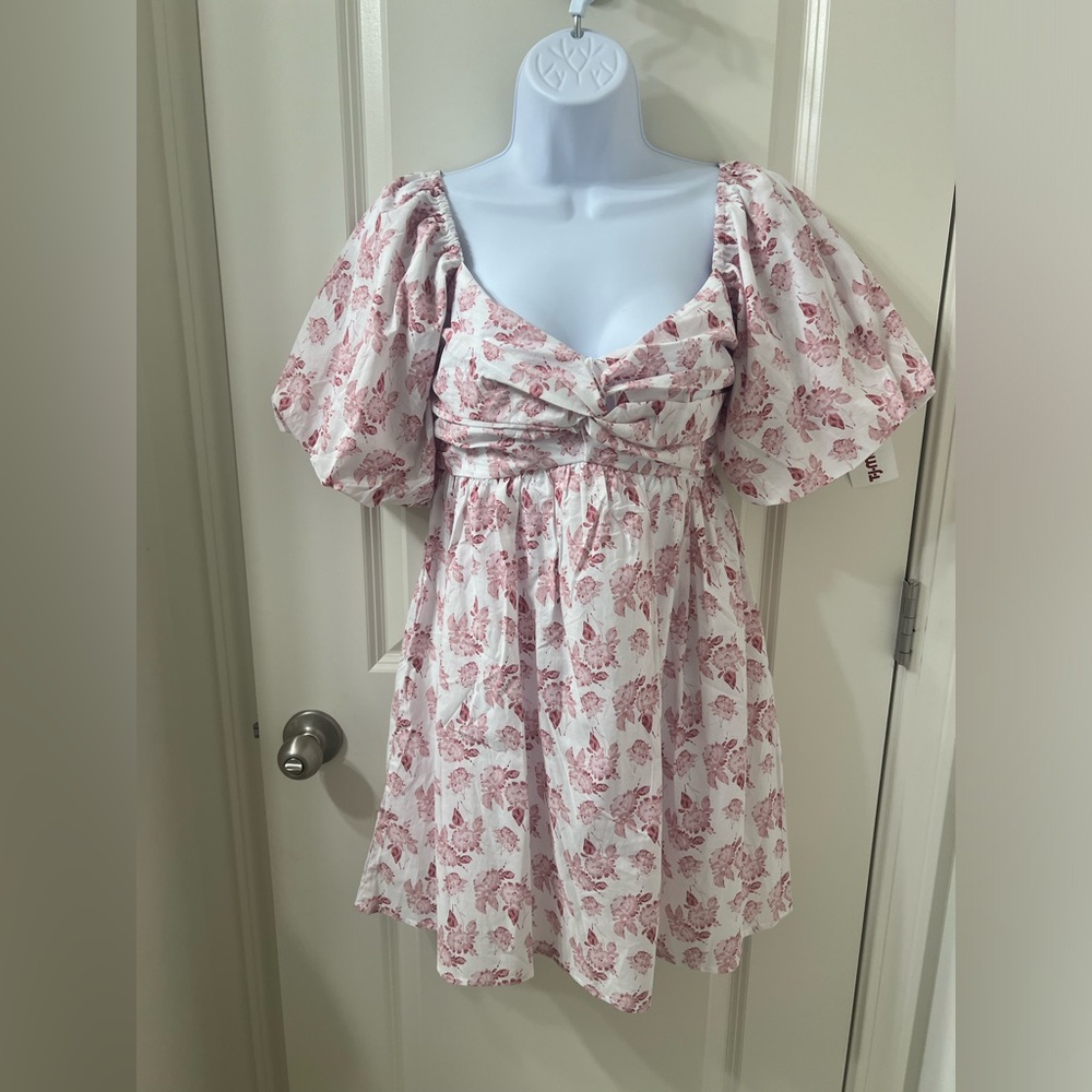 Puffy sleeve floral dress